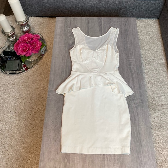 Bebe dress - Picture 2 of 6